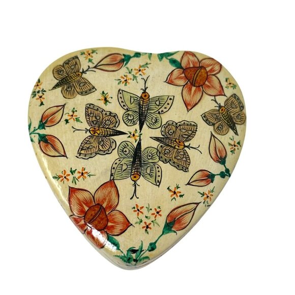 Vintage Handmade Fetco Kashmir Heart Shaped Lacquered Trinket Box Botanical - Picture 1 of 10